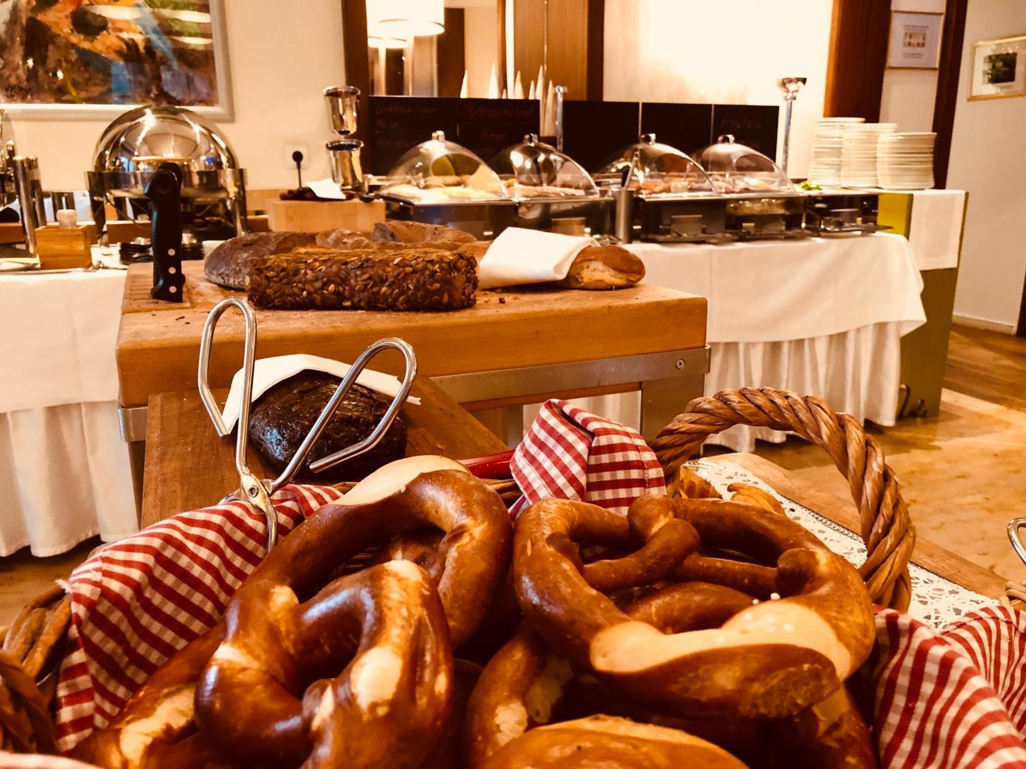 Hotel-Restaurant Schwanen Metzingen  Eksteriør bilde