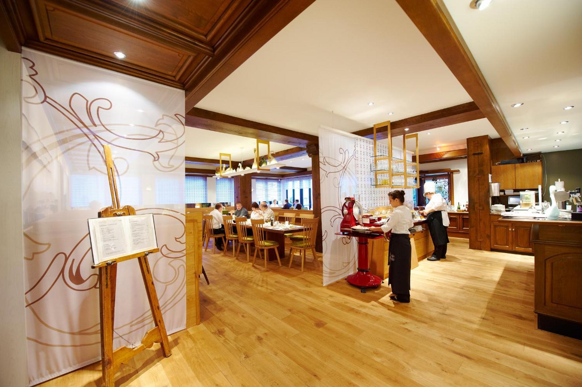 Hotel-Restaurant Schwanen Metzingen  Eksteriør bilde